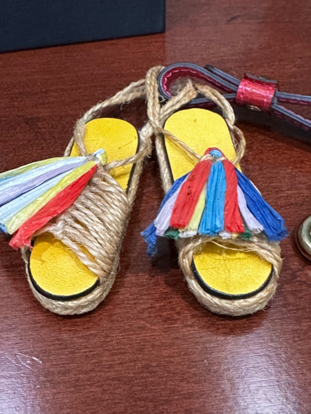 D&G Mini Espadrille Tassel Charm Keychain New With Box - Picture 6 of 12